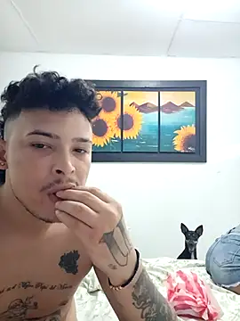 Snapshot of KH47 chatting on 09-15-25, 11:38 KH47 online show from 09-15-25, 11:38