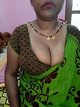 Snapshot of KannadaTamilTeluguBeauty chatting on 04-22-26, 10:06 KannadaTamilTeluguBeauty online show from 04-22-26, 10:06