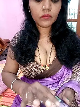 Snapshot of KannadaTamilTeluguBeauty chatting on 05-01-26, 11:48 KannadaTamilTeluguBeauty online show from 05-01-26, 11:48