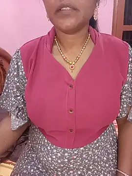 Snapshot of KannadaTamilTeluguBeauty chatting on 05-10-26, 03:17 KannadaTamilTeluguBeauty online show from 05-10-26, 03:17