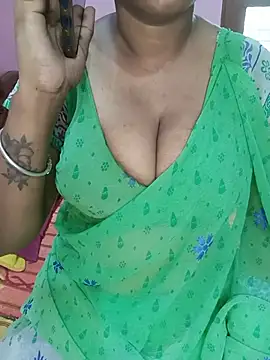 Snapshot of KannadaTamilTeluguBeauty chatting on 05-20-26, 09:15 KannadaTamilTeluguBeauty online show from 05-20-26, 09:15