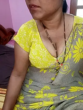 Snapshot of KannadaTamilTeluguBeauty chatting on 05-25-26, 09:04 KannadaTamilTeluguBeauty online show from 05-25-26, 09:04