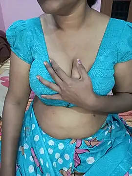Snapshot of KannadaTamilTeluguBeauty chatting on 06-15-26, 07:16 KannadaTamilTeluguBeauty online show from 06-15-26, 07:16