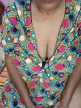 Snapshot of KannadaTamilTeluguBeauty chatting on 07-16-26, 07:31 KannadaTamilTeluguBeauty online show from 07-16-26, 07:31