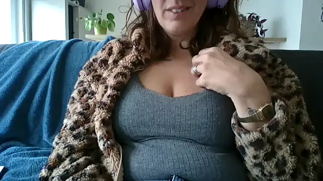 samantaatw online show from 09-25-25, 08:18