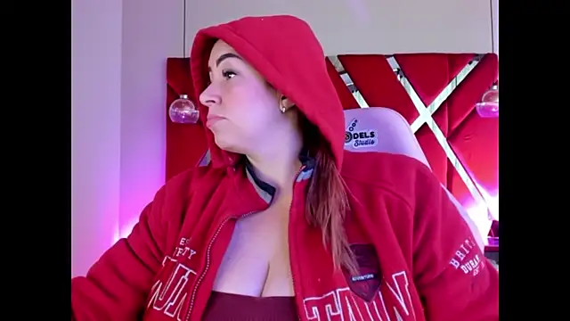 alexiaystive3 online show from 09-30-25, 04:01