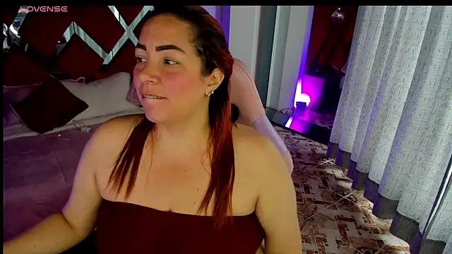 alexiaystive3 online show from 10-13-25, 03:56