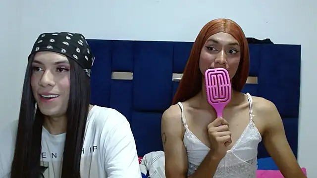 Snapshot of PinkLuna_LolaBloom chatting on 05-15-26, 11:12 PinkLuna LolaBloom online show from 05-15-26, 11:12