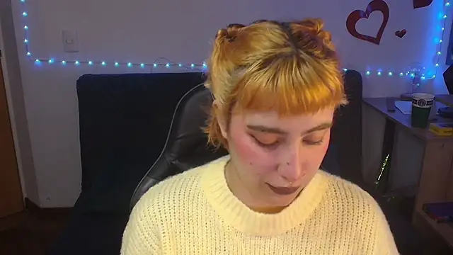 Miacatsito3 online show from 06-24-26, 02:43
