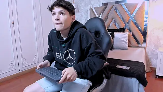 kraven lust online show from 10-18-25, 02:58