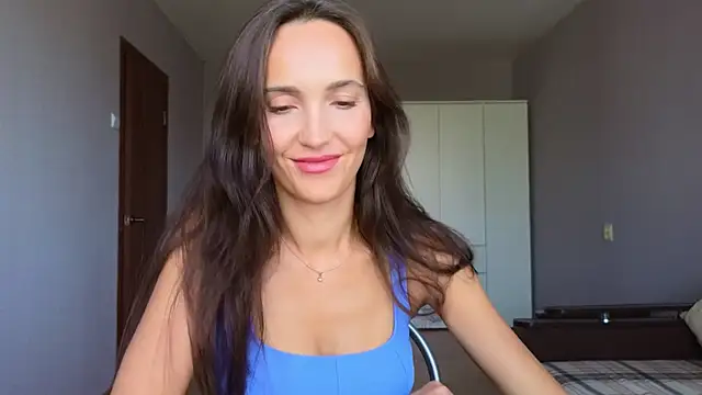 Snapshot of Lillian-Clark chatting on 04-18-26, 10:41 Lillian-Clark online show from 04-18-26, 10:41