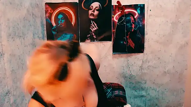 EmmaCat  online show from 03-09-26, 05:11