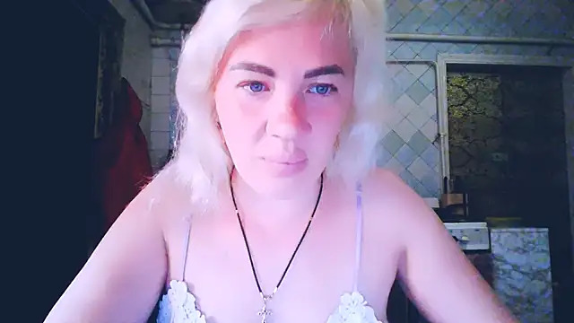 EmmaCat  online show from 05-16-26, 03:14