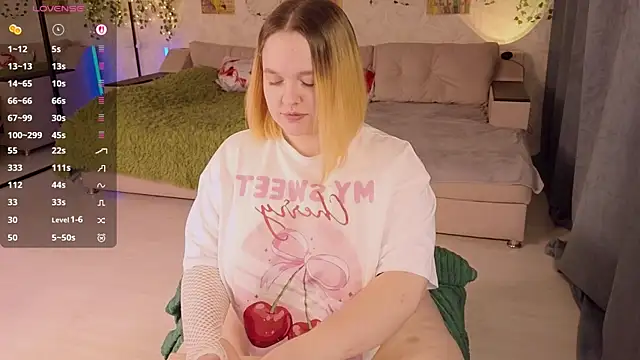 Aki nohana online show from 10-10-25, 11:42