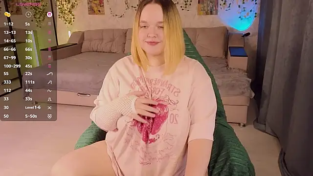 Aki nohana online show from 10-14-25, 12:17