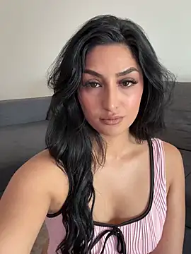 Mia spicyy online show from 05-27-26, 08:44