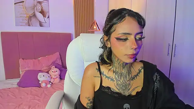 KoraRousee online show from 09-28-25, 01:38