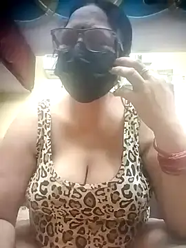 thehotlady online show from 04-06-26, 02:53