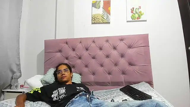 EthanBlackwoodd online show from 04-22-26, 06:16