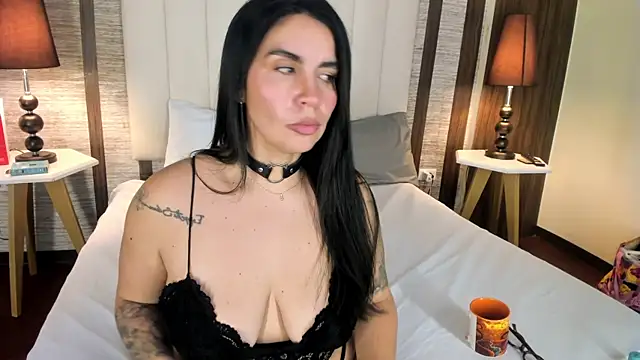 Hannah Cross online show from 07-30-26, 04:00