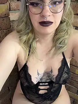 Snapshot of AlissaSpellman chatting on 09-21-25, 01:29 AlissaSpellman online show from 09-21-25, 01:29