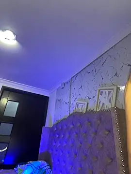 Isabella Montoya online show from 11-18-25, 05:39