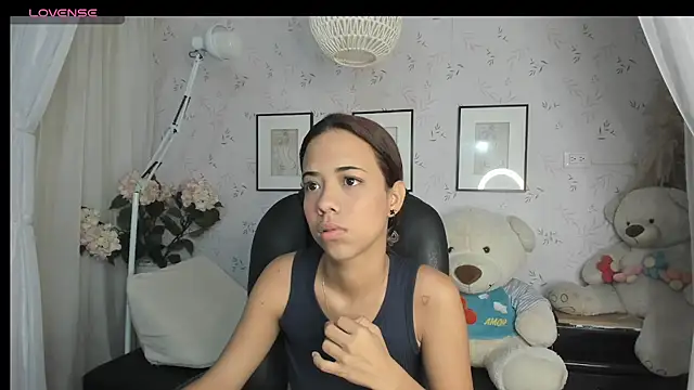 Anntonellaa online show from 11-22-25, 12:15