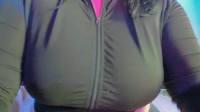 Snapshot of abbiecollins_js chatting on 10-17-25, 05:10 abbiecollins js online show from 10-17-25, 05:10