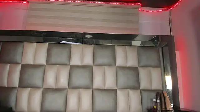 abbiecollins js online show from 11-11-25, 03:28