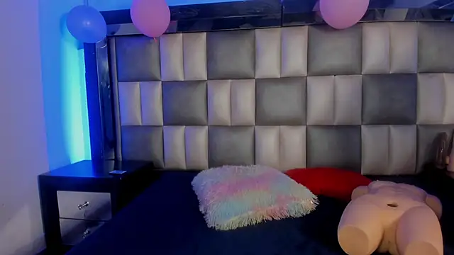 abbiecollins js online show from 11-24-25, 05:07