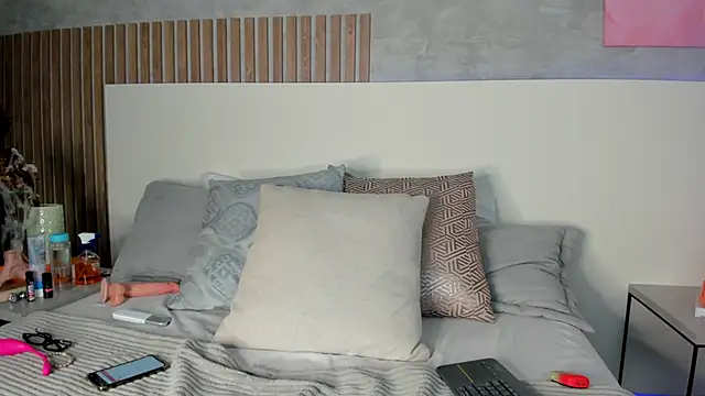 Amber Santana online show from 10-19-25, 09:15