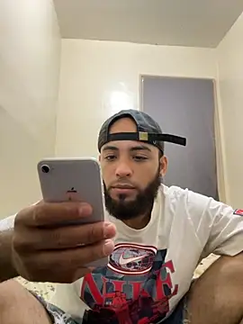 LeoPR00 online show from 10-12-25, 04:55