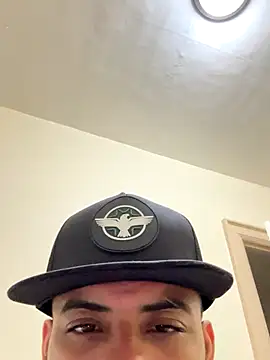 LeoPR00 online show from 10-19-25, 01:45