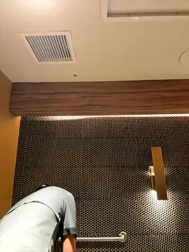 LeoPR00 online show from 11-02-25, 09:28