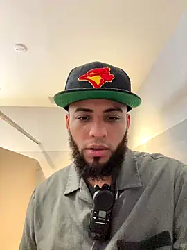 LeoPR00 online show from 12-17-25, 02:39