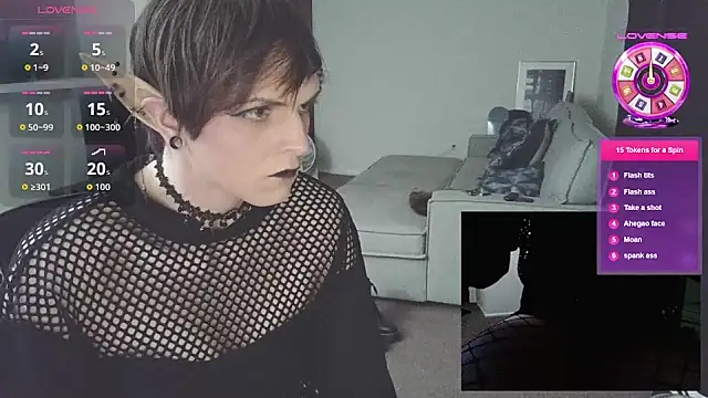 Snapshot of EnbyGamerChick chatting on 09-21-25, 11:50 EnbyGamerChick online show from 09-21-25, 11:50