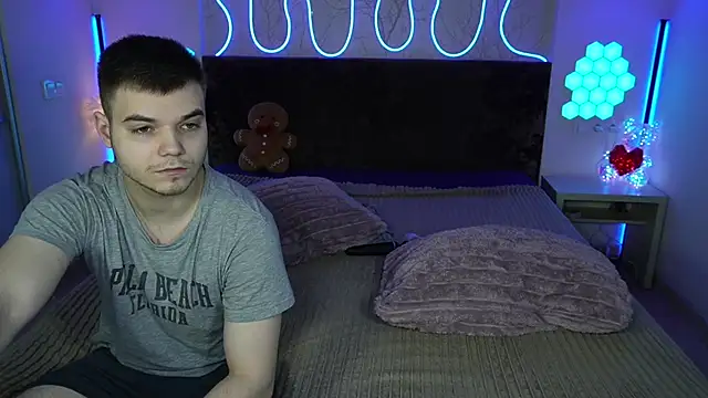 Vikki George online show from 04-20-26, 03:09