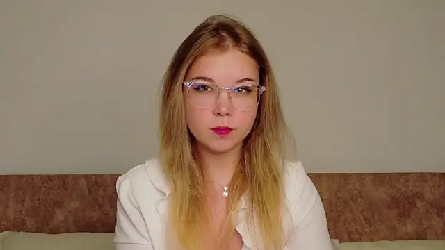 Lilith Bonheur online show from 02-11-26, 09:09