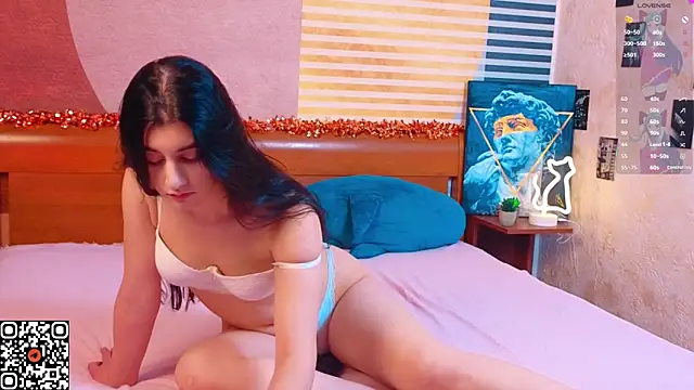 MelanieMooor online show from 12-20-25, 01:07