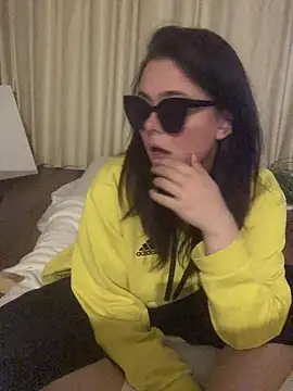 Mia Winters online show from 06-14-26, 09:39