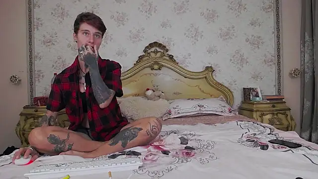 Snapshot of UnholyAngels chatting on 10-13-25, 10:32 UnholyAngels online show from 10-13-25, 10:32