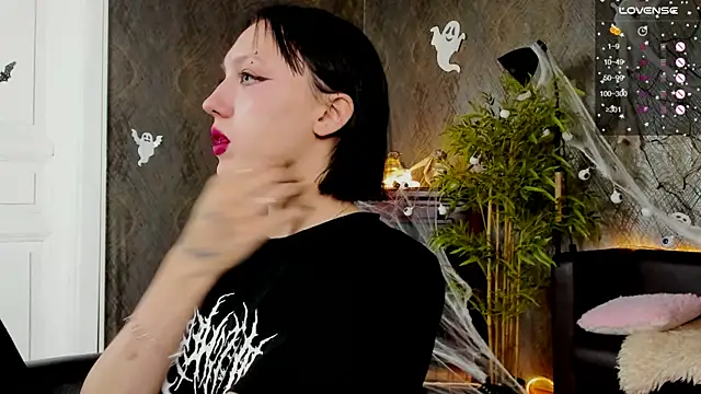 AdeliceLenoir online show from 10-19-25, 06:58