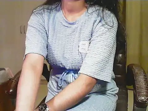 short girl  online show from 01-11-26, 04:45