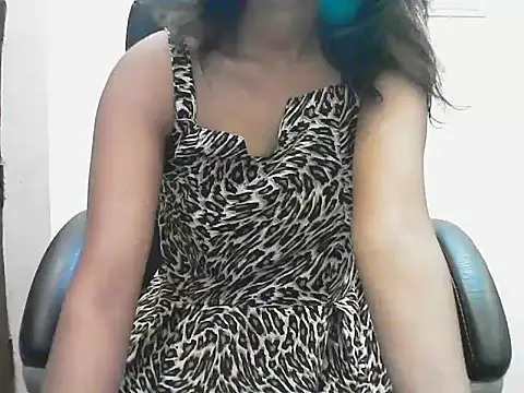 Snapshot of short_girl_ chatting on 05-25-26, 04:46 short girl online show from 05-25-26, 04:46