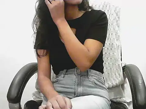 Snapshot of short_girl_ chatting on 05-29-26, 05:22 short girl online show from 05-29-26, 05:22