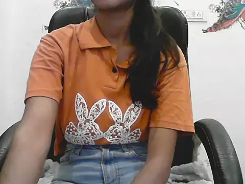 short girl  online show from 07-29-26, 05:00