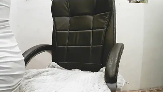 short girl  online show from 07-30-26, 04:39