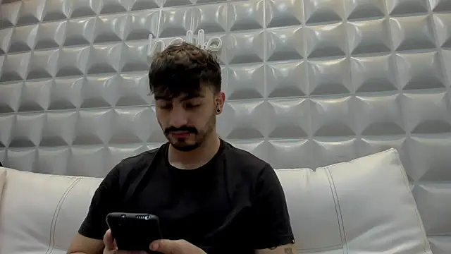 Jack Daniel   online show from 11-26-25, 03:46