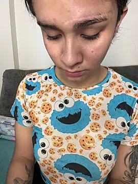 Isabella-Teen online show from 12-22-25, 02:08