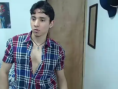 Snapshot of your_boy_hot chatting on 09-24-25, 01:09 your boy hot online show from 09-24-25, 01:09